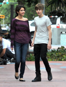 Selena Gomez Justin Bieber 12 27 10