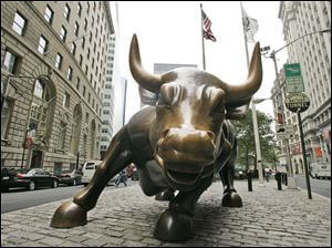 Wall Street Chargin Bull