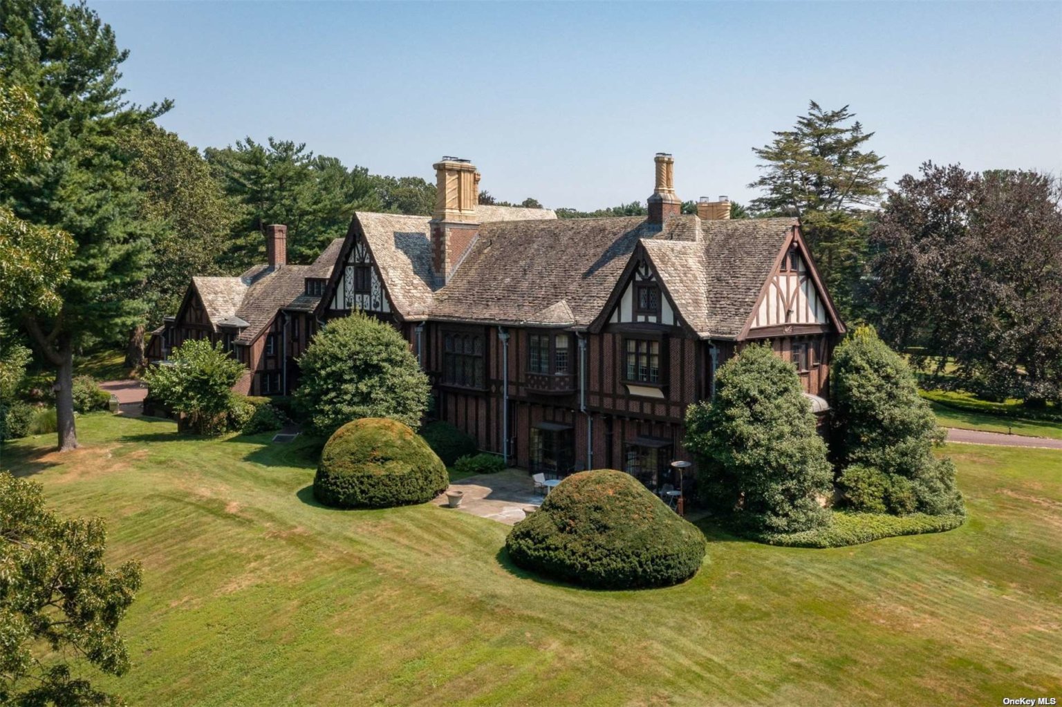 Charles Porter Wilson Estate aka the Chimneys in Mill Neck Asks 16.9M