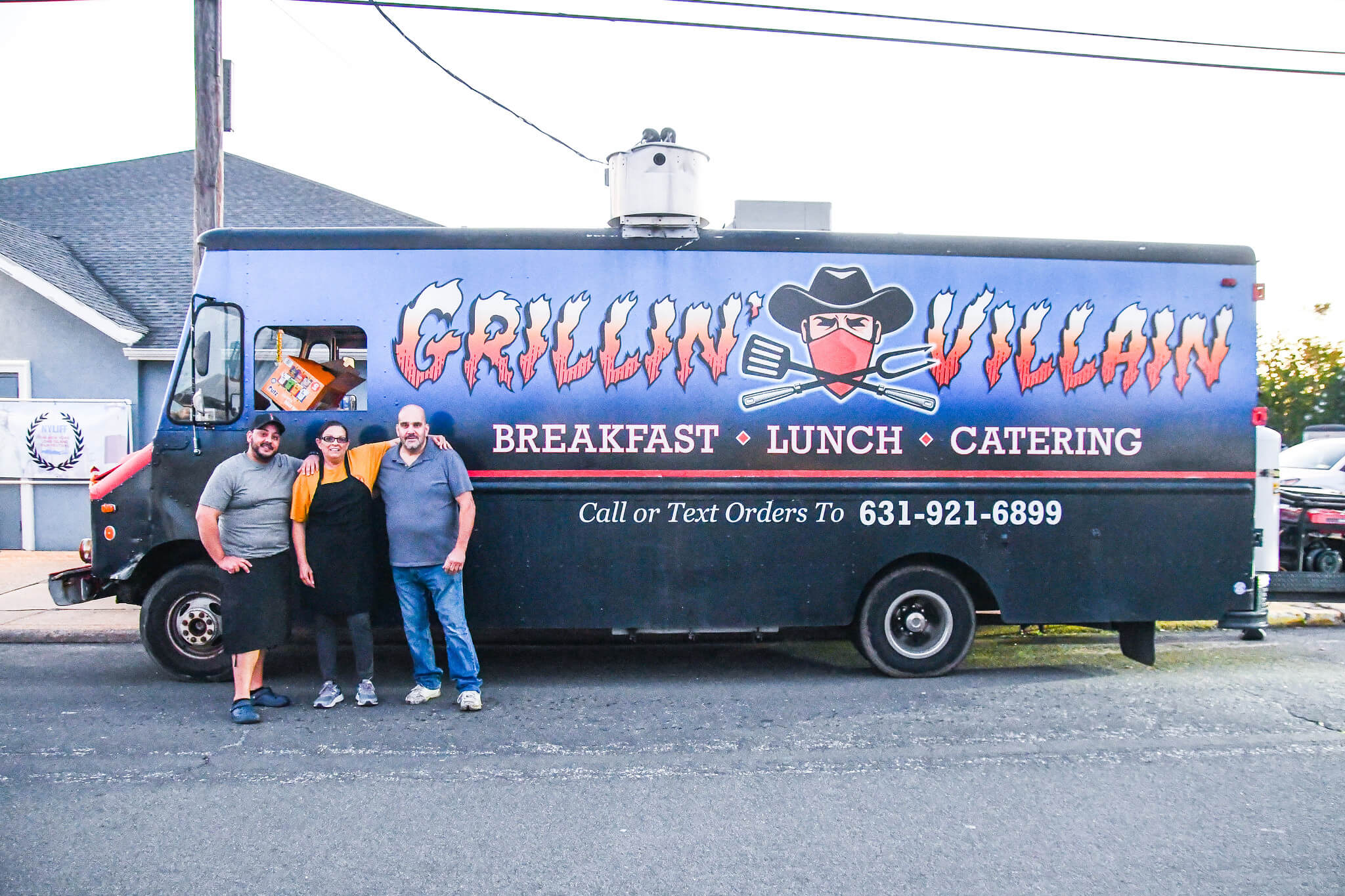 Image 4 Leo Acosta Toni Quartuccio Vinnie Mercogliano owner of Grillin Villian