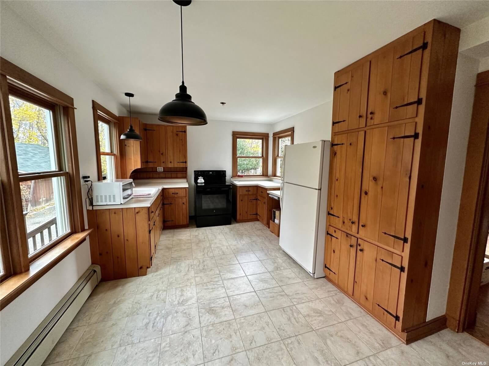 Saint James Farm Colonial Home from 1800s Asks 849K