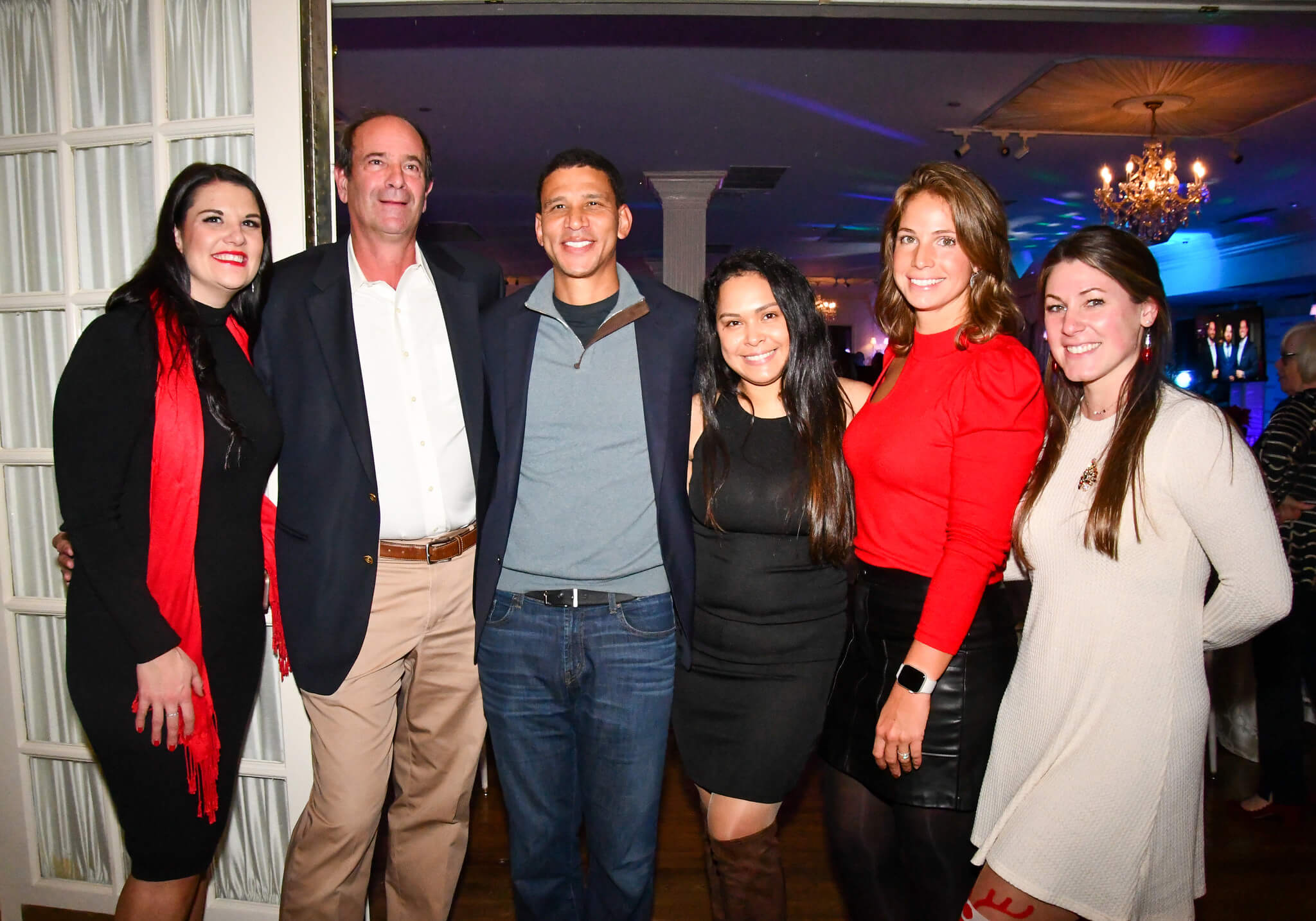 Compass Celebrates the Holidays in Roslyn