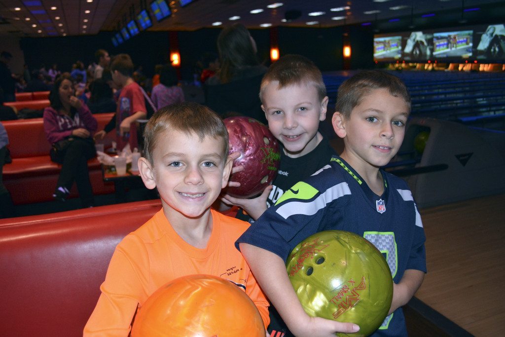 Bowling_030916E