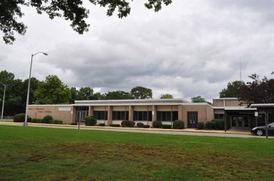 HBThompsonMiddleSchoolSyosset