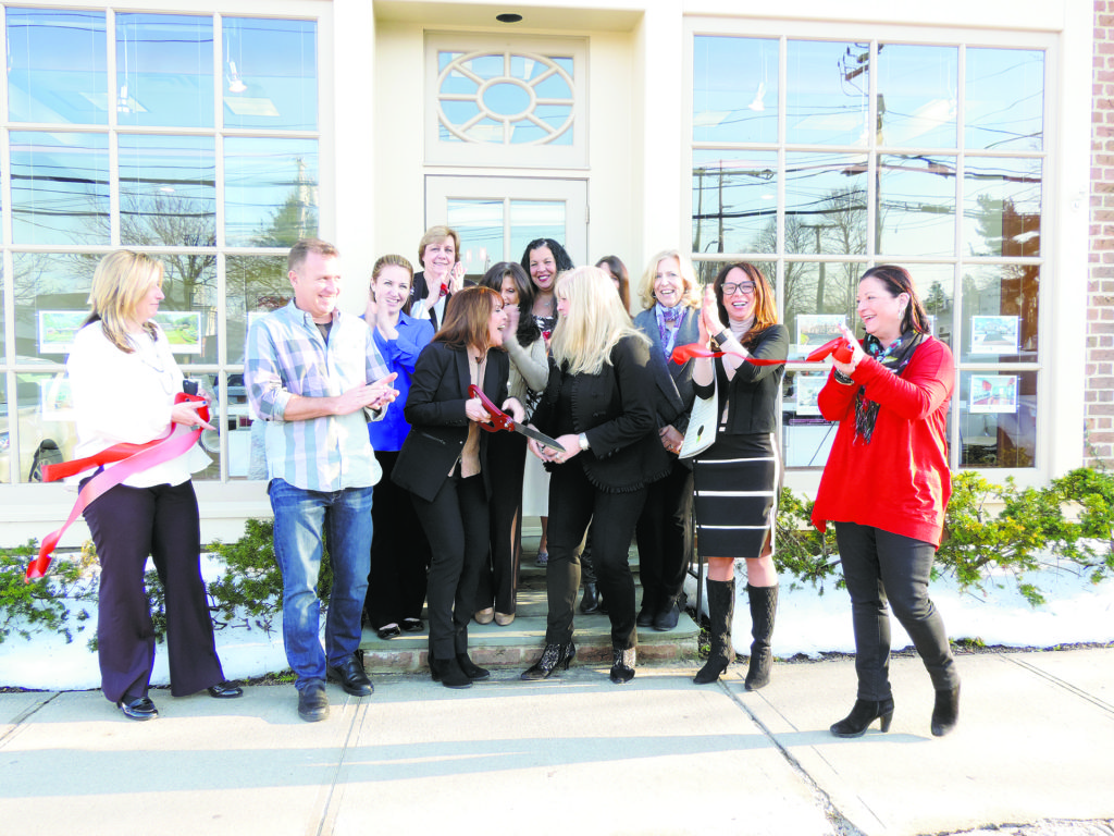 RibbonCutting_42617A