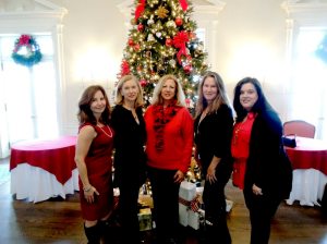 The Women’s Club of Flower Hill President Deanna Durso, Flower Hill Mayor Elaine Phillips, Margie Suga, Caroline Kenlon and Judy Fleischman