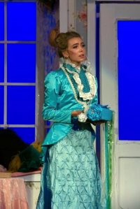HelloDolly 120915A 683x1024 1