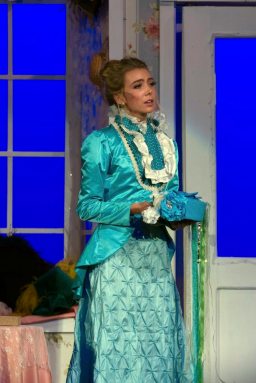 HelloDolly_120915A