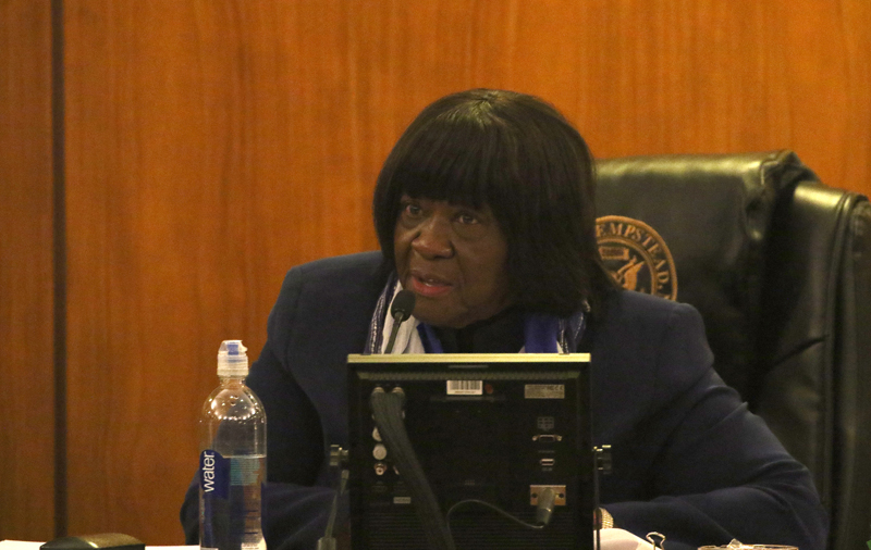 HempsteadNov28_120617_B-web