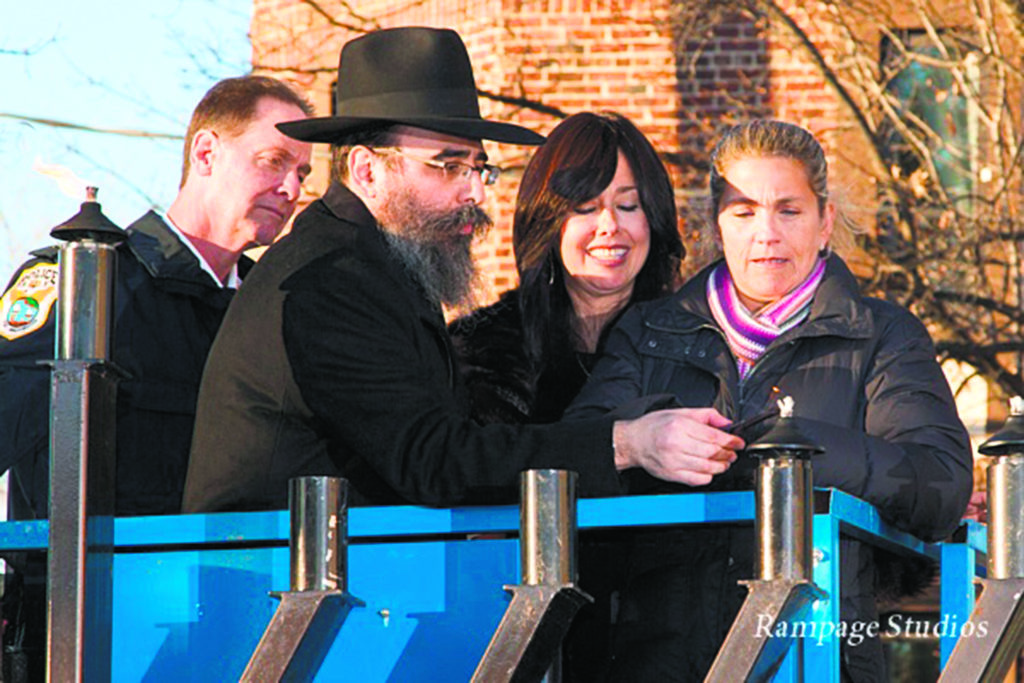 MenorahLighting_120617B