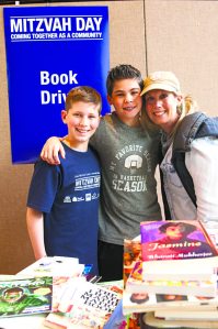 View More: http://robbylanedesign.pass.us/mitzvah-day-2016