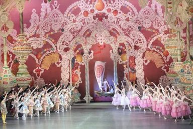 https://longislandweekly.com/wp-content/uploads/2016/12/Nutcracker_120716E.jpg