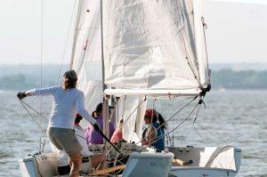 Action on the race course:  Cindy Jordan/Jamie Gross challenging Aviva Pinto/Roxanne Lehman/Donna Greenwall.  