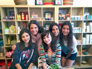 Teen stars Victoria Justice and Ashley Rickards catch up with Brittany Namdar, Chelsea Namdar and Julia Hackman in Muddworks.
