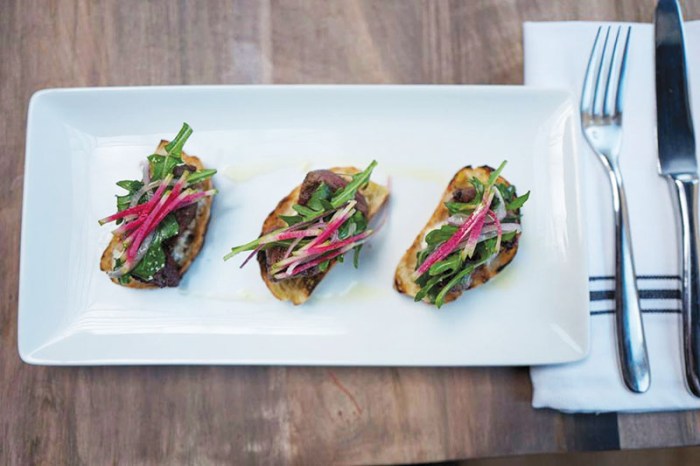 Publicans, a Manhasset restaurant, has closed.