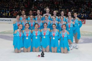 Skating E Amie last row 2nd from left Alyssa second row 2nd from right