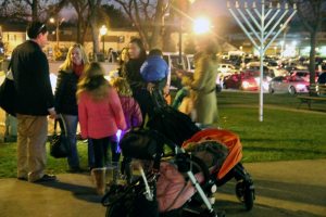 TreeLighting_120915B