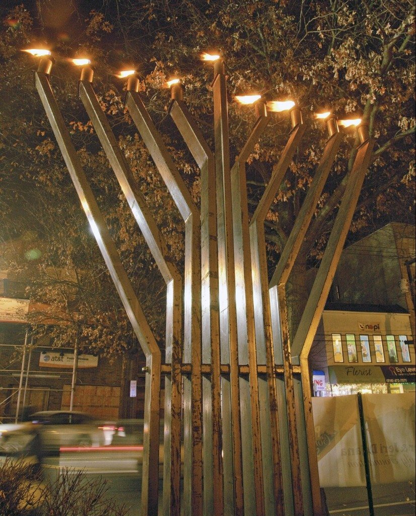 Menorah_120915B
