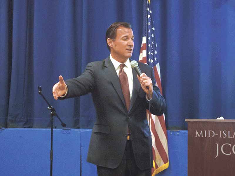 Rep. Tom Suozzi sees parallels between the ways Donald Trump and Zohran Mamdani connect with voters.
