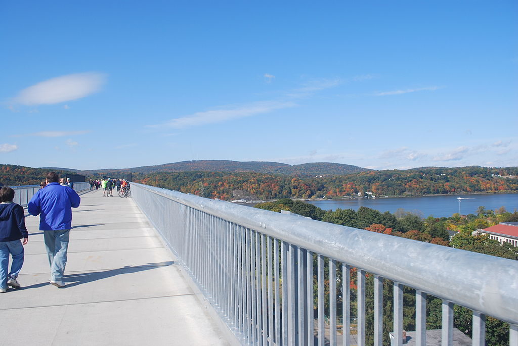 1024px-Walkway_Over_the_Hudson_5