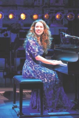 BeautifulB Chilina_Kennedy_0071r_Photo_Credit_Joan_Marcus Chilina Kennedy as Carole King in Beautiful – The Carole King Musical on Broadway at the Stephen Sondheim Theater (c)Joan Marcus