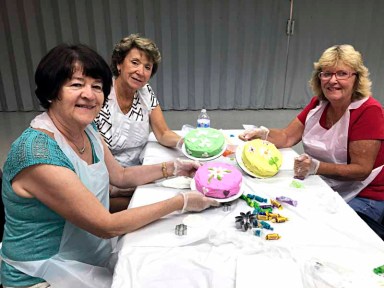 CakeDecorating_082416_C