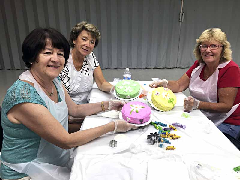 CakeDecorating_082416_C