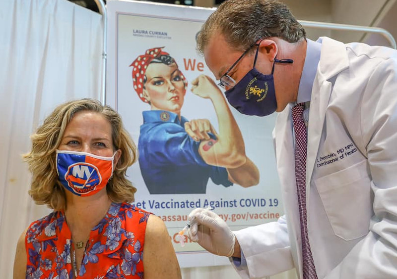 Curran gets vaccination