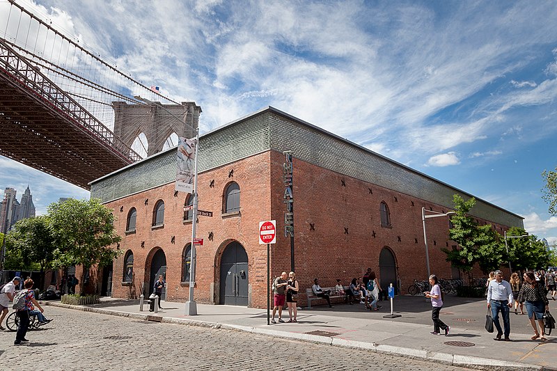 DUMBO_St_Ann’s_Warehouse_in_Brooklyn