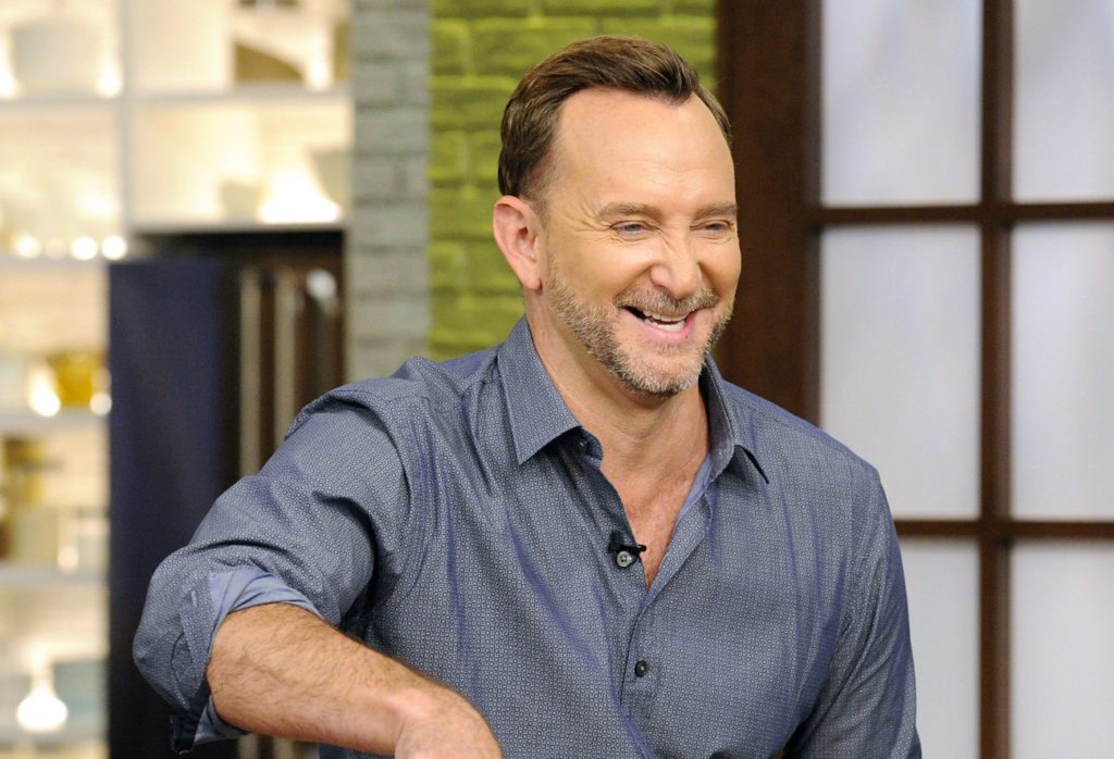 CLINTON KELLY