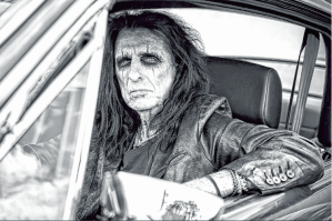 LIWCelebRoundup 122421.AliceCooper.JennyRisher.Web