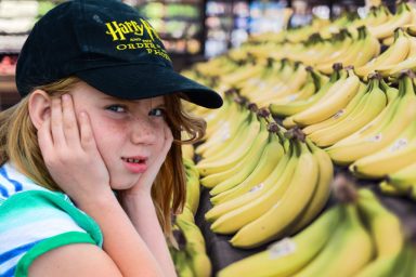 girl covers ears pic