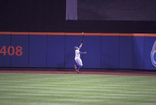 granderson catch field 100516 ml 003