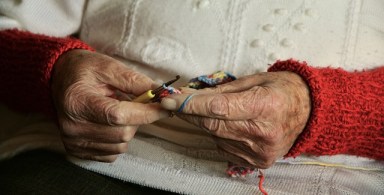 hands-2066551_640