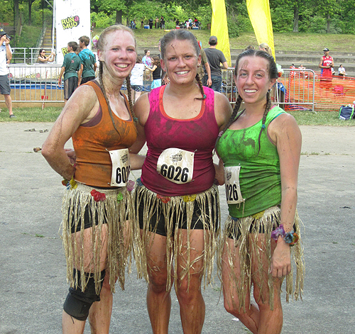 hicksville 2012 06 hula girls 2