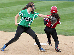 newhydepark 2012 08 little league girls 4