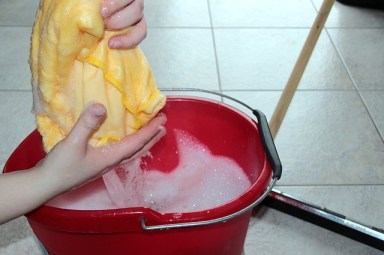putz-bucket-1290940_640