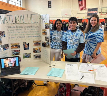 Club Fair 3 372x334 1