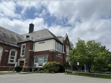 Munsey_Park_Elementary_School_Munsey_Park_Long_Island_New_York_May_15_2022_A