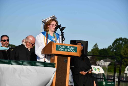 carle grad b 500x334 1