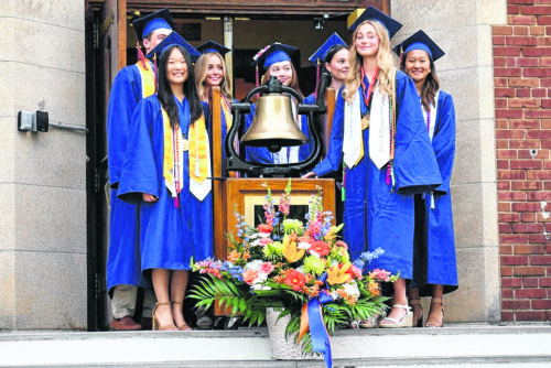 graduation6 26mhp a e1719508321357 500x334 1