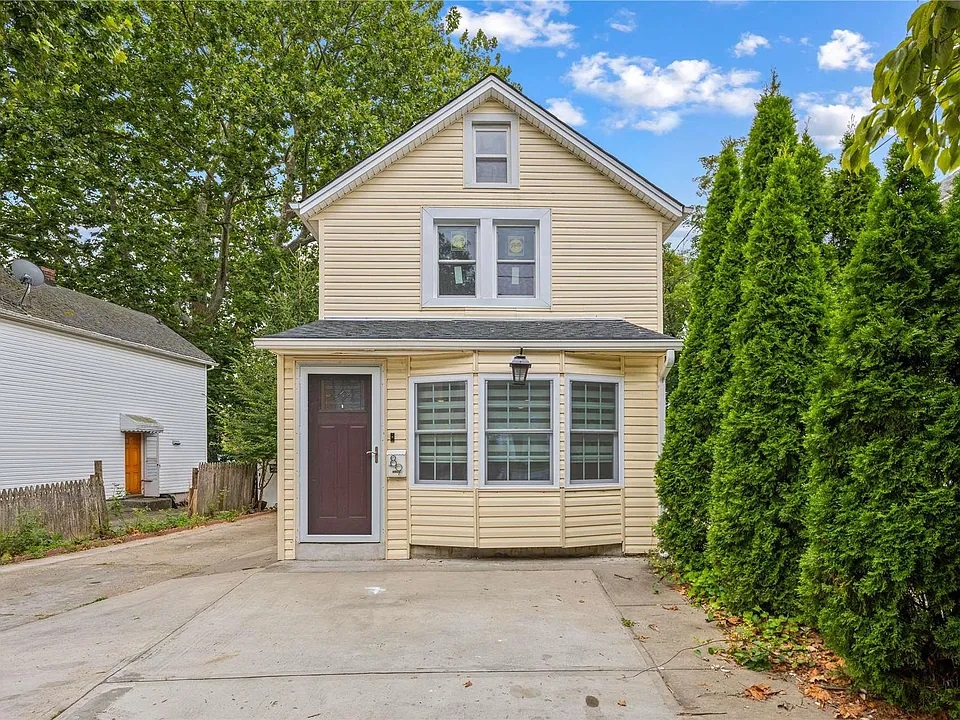 89 Harbor Road in Port Washington