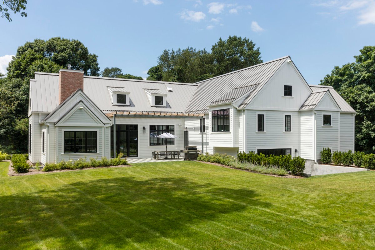 sands point modern farmhouse 01