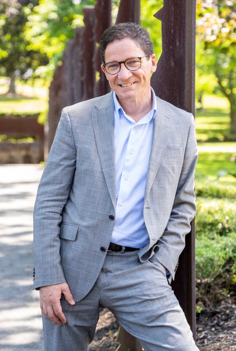 Syosset High School principal John Durante will lead a collection admissions discussion.