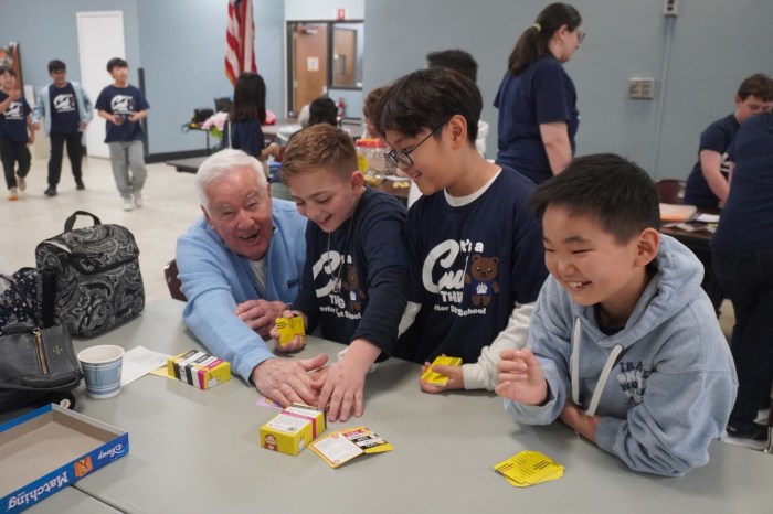 4 cs service club meets senior citizen group