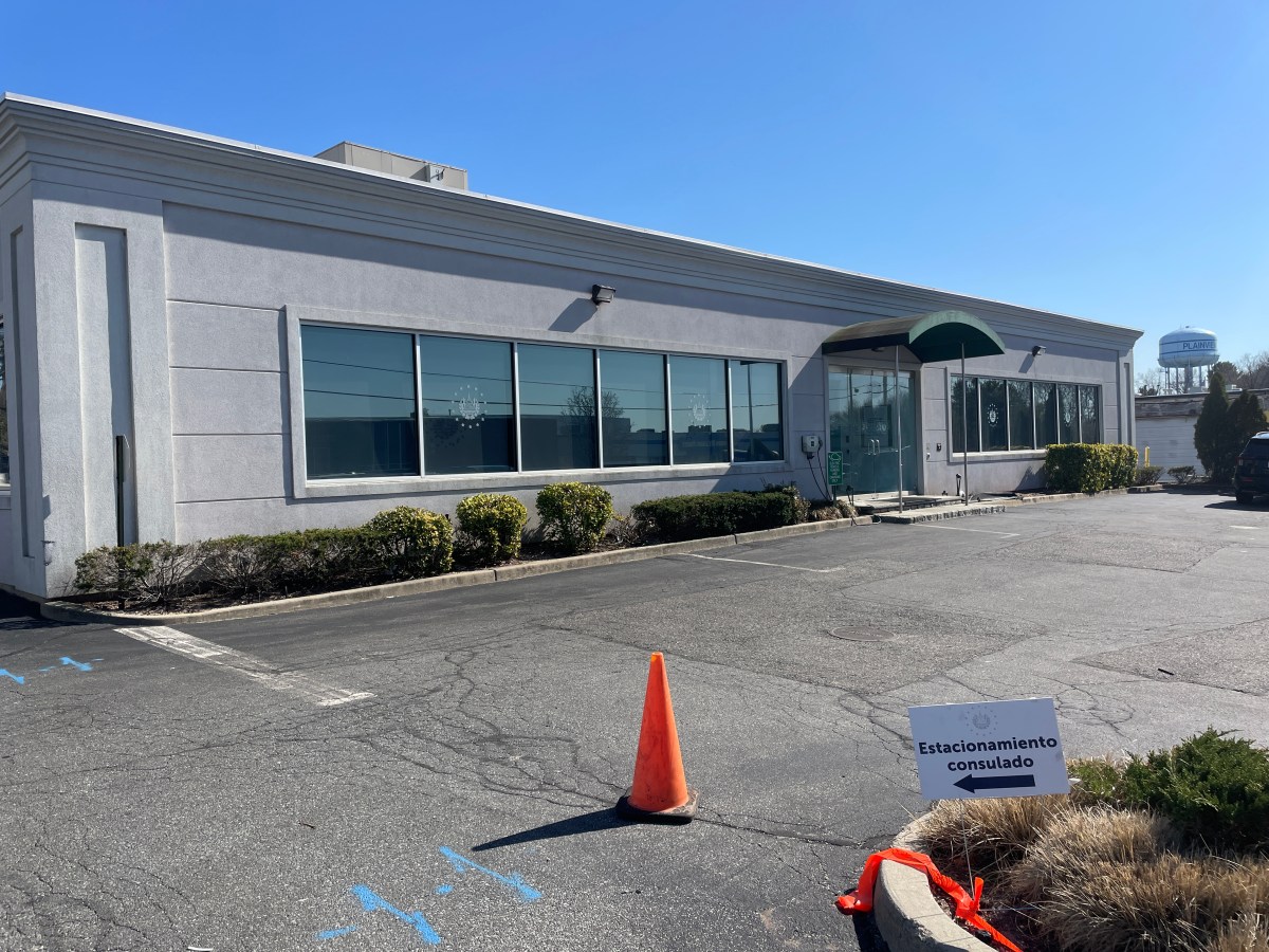 The new El Salvador consulate opened operations in Plainview on March 31