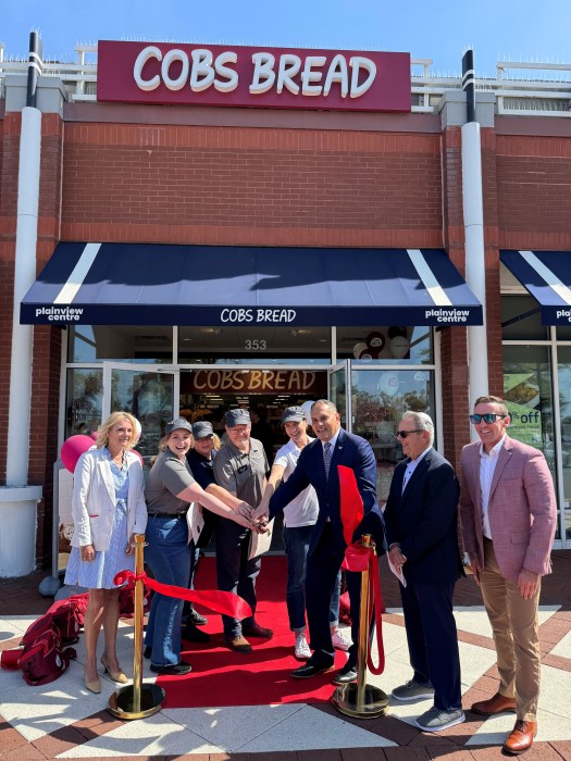COBS Bread opened its third Nassau location in Plainview
