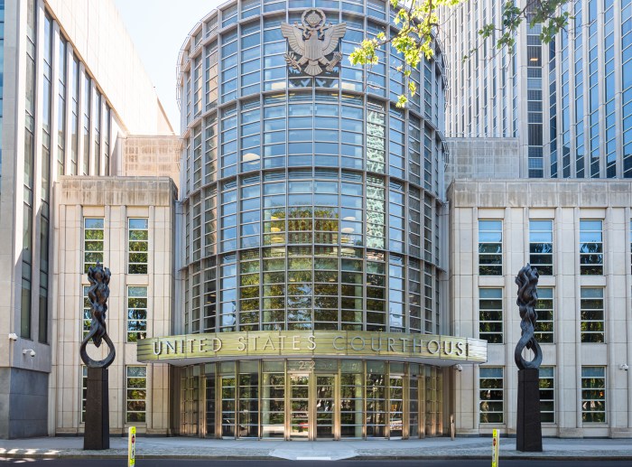 Manhasset ex-private equity executive David Gentile was sentenced to seven years in prison for a $1.6 billion fraud scheme.