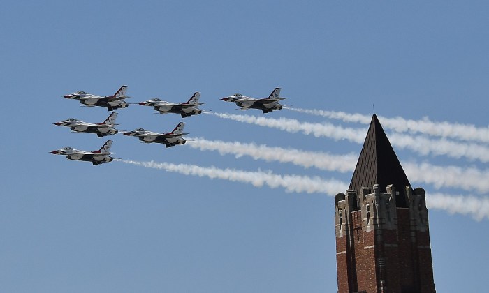 US Air Force Thunderbirds will headline the FourLeaf Air Show at Jones Beach State Park, Long Island, for Memorial Day weekend, May 24-25, 2005, 10 am-3 pm. © Karen Rubin/goingplacesfarandnear.com