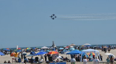 FourLeaf Air Show at Jones Beach State Park, Long Island, Memorial Day weekend, © Karen Rubin/goingplacesfarandnear.com